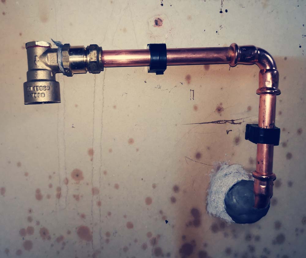 Gas pipe for cooker